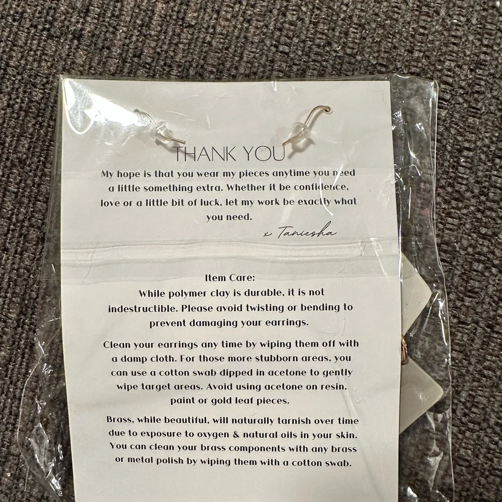 Geometric Gray Dangle Earrings - Picture 3 of 3